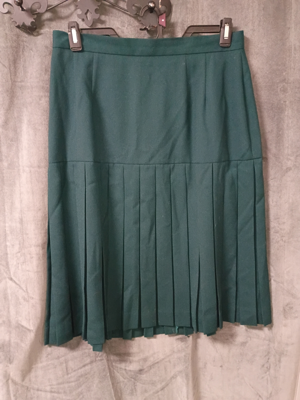Vintage Teal Liz Claiborne 2 Piece Skirt Suit With Pleated Skirt Size 16 P2P 21 - Picture 7 of 12